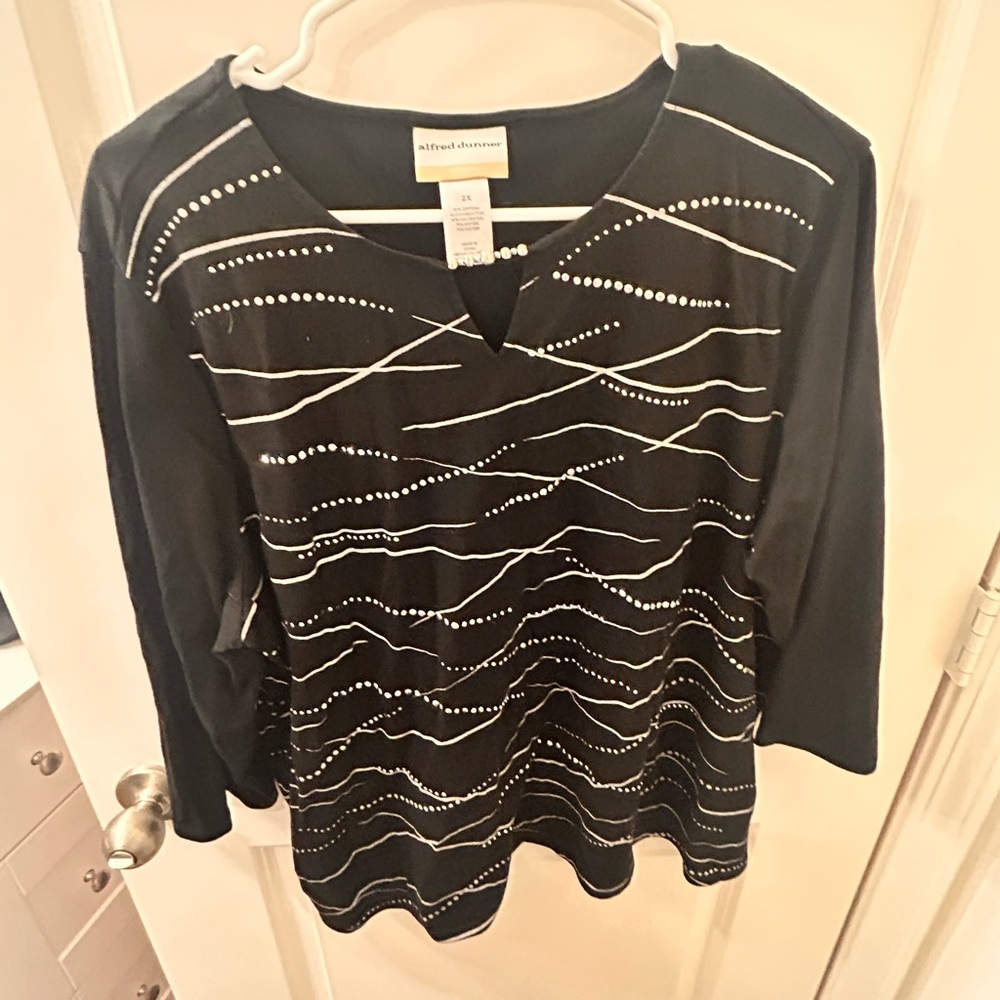 Alfred Dunner Black and White 3/4 Sleeve Top